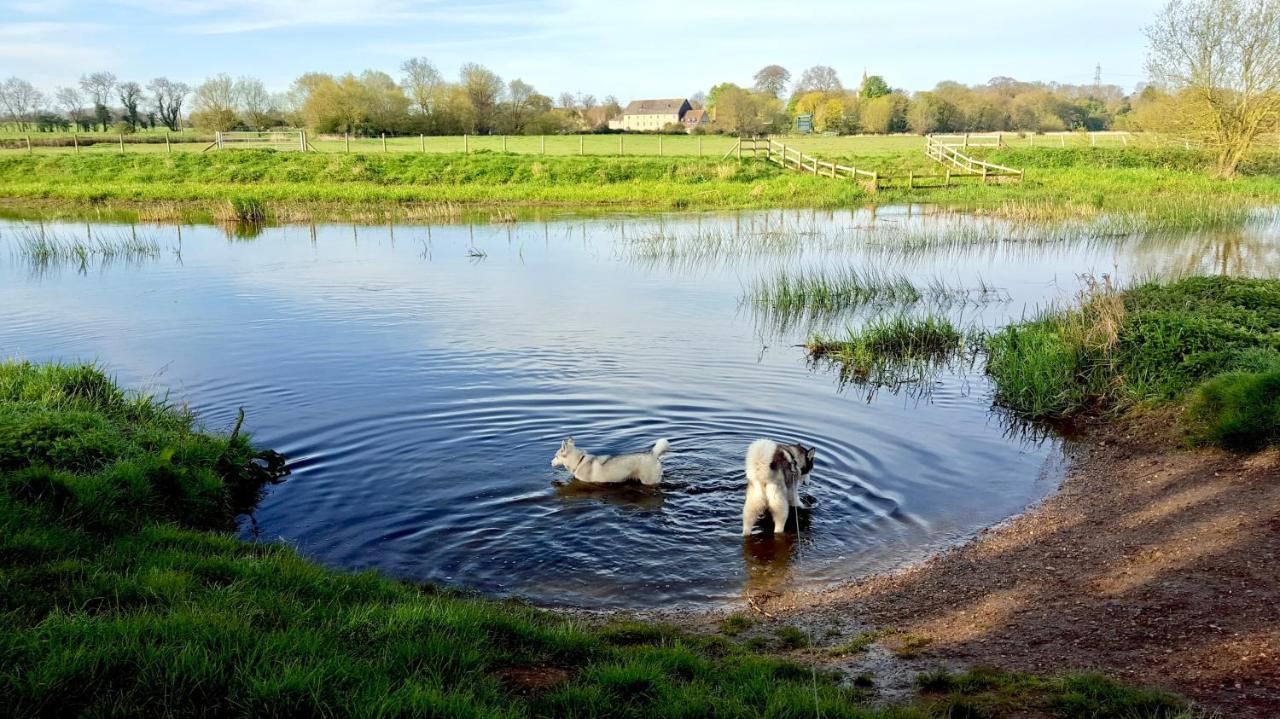 River Nene Cottages Water Newton Exteriör bild